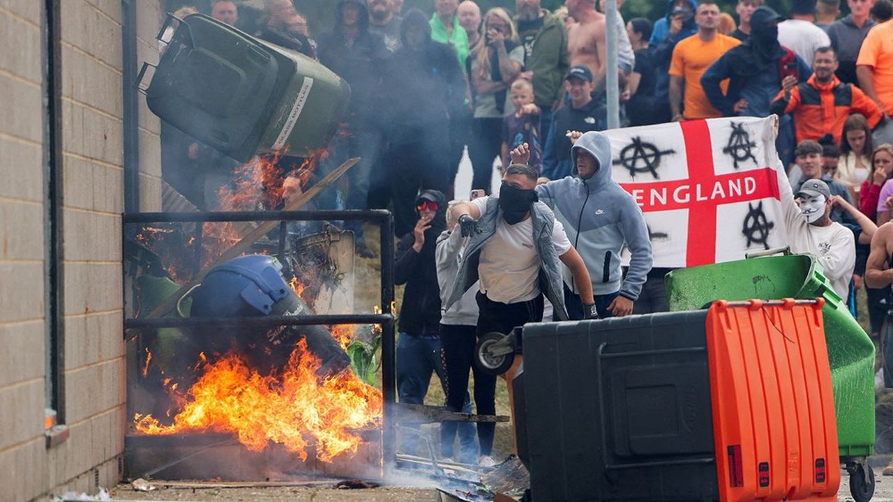 Royaume-Uni : Une réponse ferme aux violences d’extrême droite